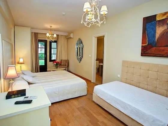 Deluxe Tek Büyük Yataklı Oda, Balkon, Deniz Manzaralı