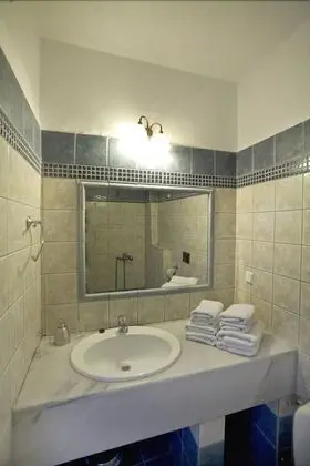 Tek Büyük Yataklı Oda, Balkon, Bahçe Manzaralı