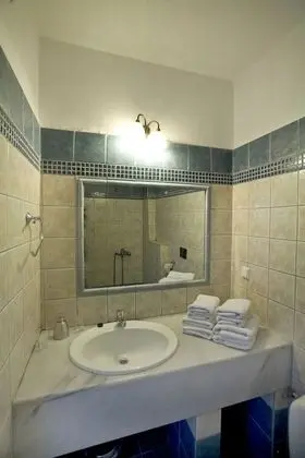 Tek Büyük Yataklı Oda, Balkon, Bahçe Manzaralı
