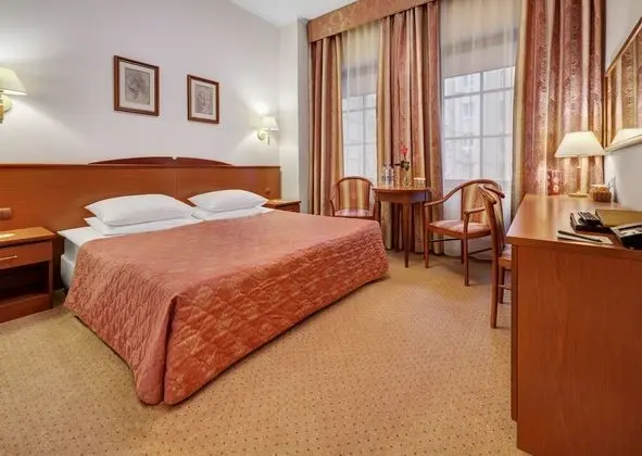 Standard Tek Büyük Yataklı Oda