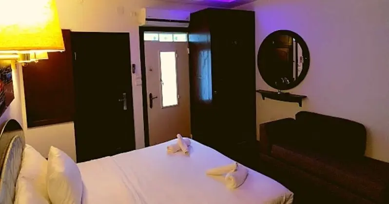 Deluxe Tek Büyük Yataklı Oda