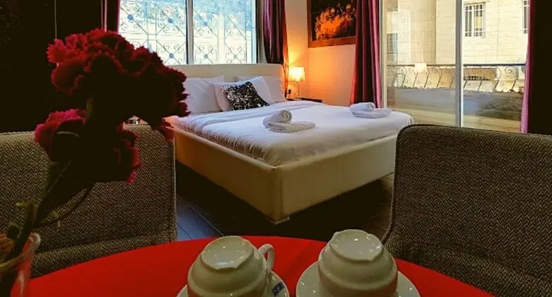 Deluxe Tek Büyük Yataklı Oda