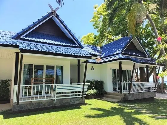 Deluxe Beach Front Bungalow