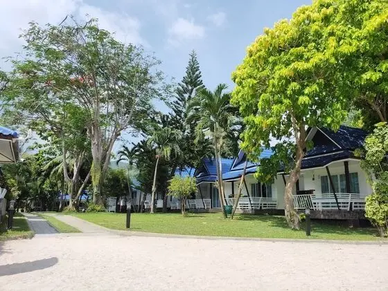 Deluxe Beach Front Bungalow