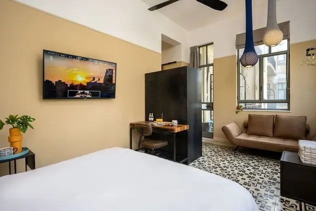 Superior Stüdyo, Balkon