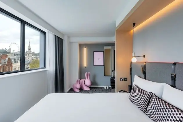 Deluxe Tek Büyük Yataklı Oda
