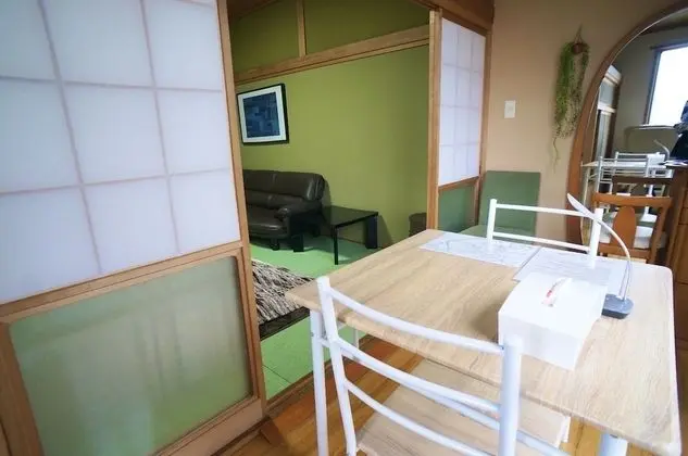 Oda, Ortak Banyo, Bahçe Manzaralı