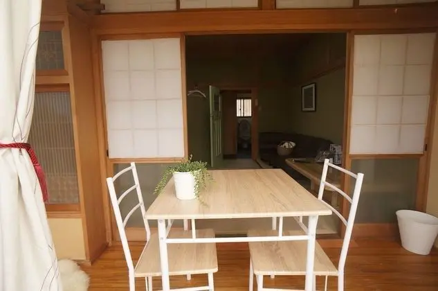 Oda, Ortak Banyo, Bahçe Manzaralı