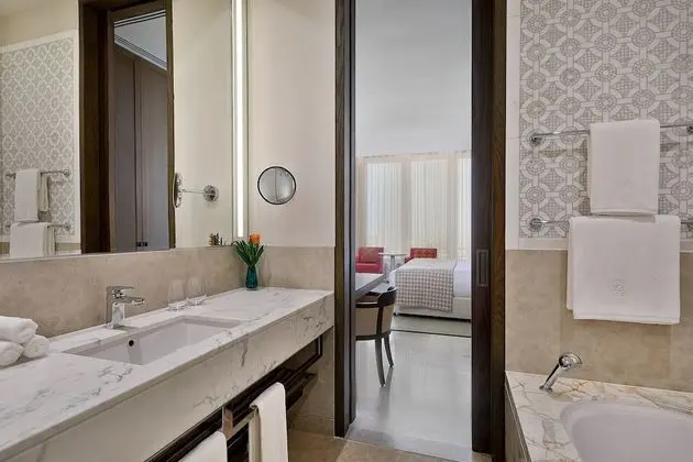 Deluxe Oda, 1 En Büyük (King) Boy Yatak, Sigara İçilebilir (High Floor)
