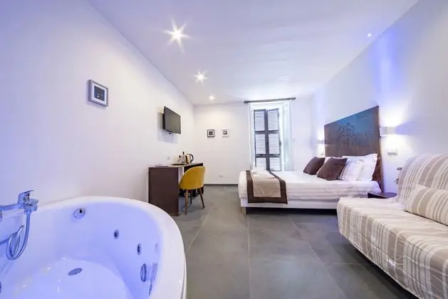 Royal Süit, 1 Büyük (Queen) Boy Yatak ve Çekyat, Özel Banyo