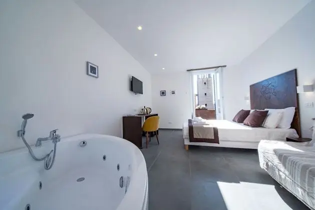 Royal Süit, 1 Büyük (Queen) Boy Yatak ve Çekyat, Özel Banyo