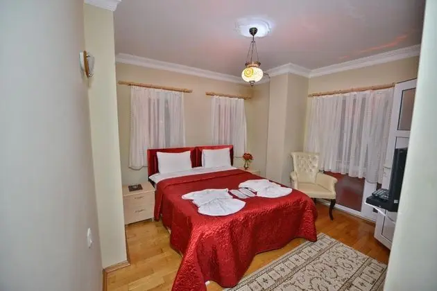 Çift Kişilik, Bahçe Manzaralı