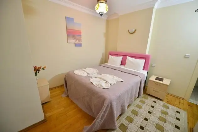 Çift Kişilik, Bahçe Manzaralı