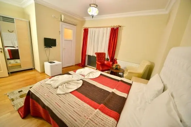 Çift Kişilik, Bahçe Manzaralı