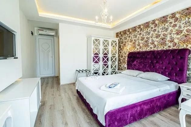 Deluxe Tek Büyük Yataklı Oda