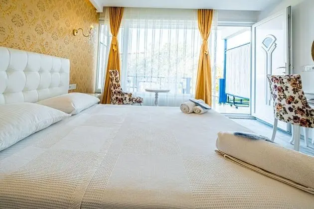 Deluxe Üç Kişilik Oda