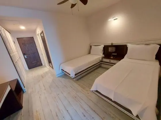 Quad Room,balkonlu