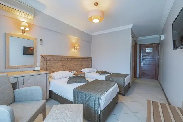 https://images.etstur.com/imgproxy/resize/2560x1440/files/images/hotelImages/etsrooms/517044/DC_Club_Assos_Eden_Beach_Hotel_20250711093717_1.jpg