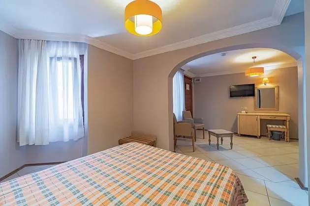 https://images.etstur.com/imgproxy/resize/2560x1440/files/images/hotelImages/etsrooms/517044/DC_Club_Assos_Eden_Beach_Hotel_20250711094304_0.jpg