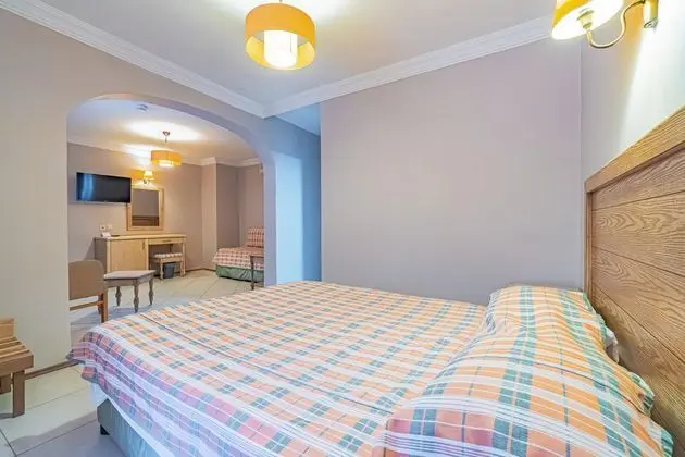 https://images.etstur.com/imgproxy/resize/2560x1440/files/images/hotelImages/etsrooms/517044/DC_Club_Assos_Eden_Beach_Hotel_20250711094345_0.jpg