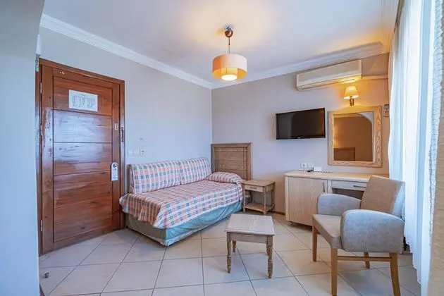 https://images.etstur.com/imgproxy/resize/2560x1440/files/images/hotelImages/etsrooms/517044/DC_Club_Assos_Eden_Beach_Hotel_20250711094415_1.jpg