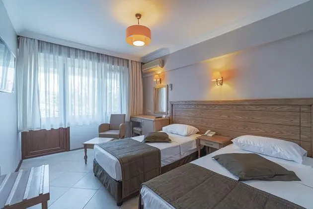 https://images.etstur.com/imgproxy/resize/2560x1440/files/images/hotelImages/etsrooms/517044/DC_Club_Assos_Eden_Beach_Hotel_20250711094750_2.jpg