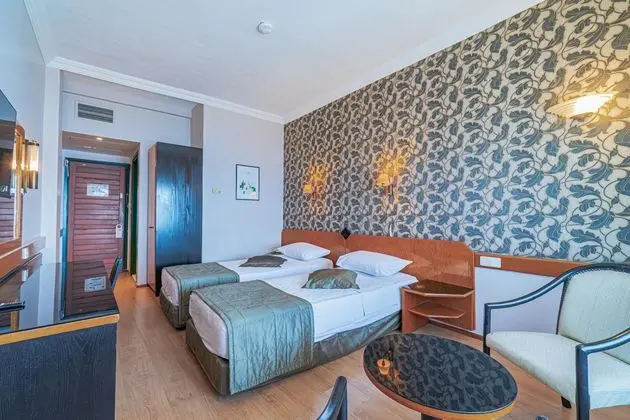 https://images.etstur.com/imgproxy/resize/2560x1440/files/images/hotelImages/etsrooms/517043/DC_Club_Assos_Eden_Gardens_Hotel_20250707171044_0.jpg