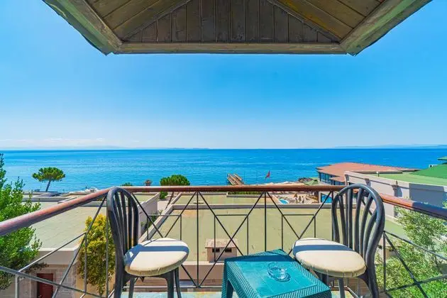 https://images.etstur.com/imgproxy/resize/2560x1440/files/images/hotelImages/etsrooms/517043/DC_Club_Assos_Eden_Gardens_Hotel_20250707171212_2.jpg