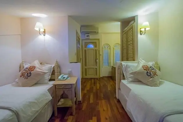 Çatı Katı Oda