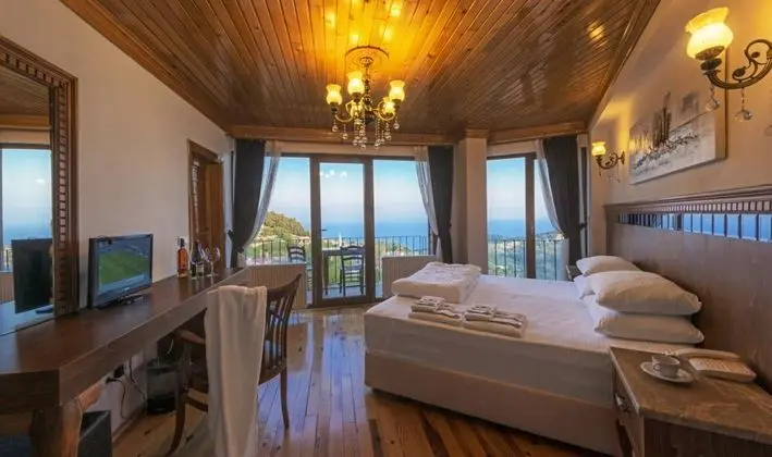 Şömineli Deluxe Oda, Deniz Manzaralı, Şömineli ve Balkonlu