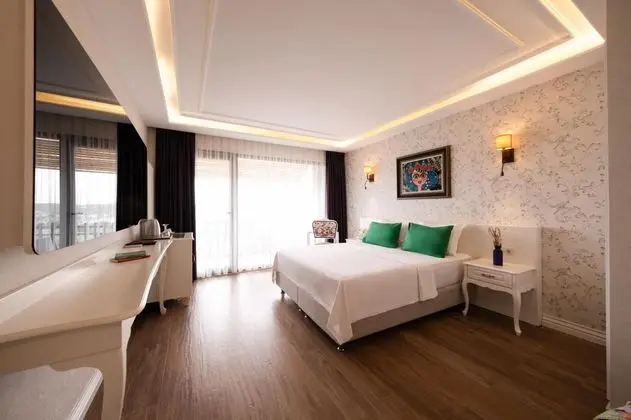 Superior, Deniz ve Bahçe Manzaralı, Giriş Katı