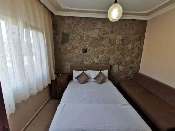Standard Üç Kişilik Oda