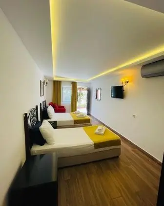 Aile Odası, Bahçe Manzaralı