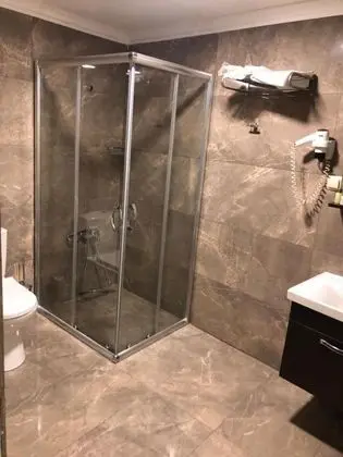 Aile Odası, Bahçe Manzaralı