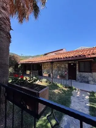 Aile Odası, Bahçe Manzaralı