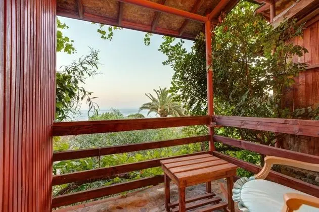 Triple, Deniz Manzaralı