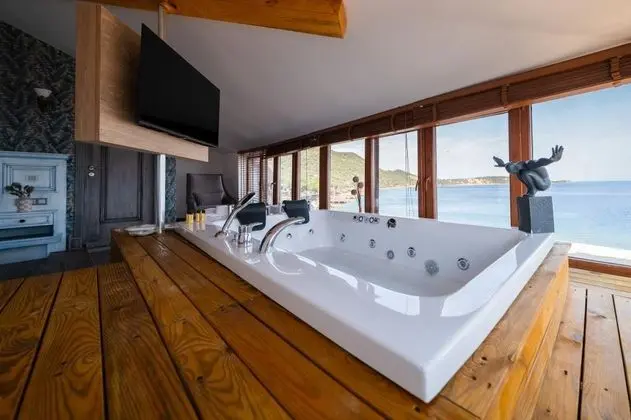King Suite, Deniz Manzaralı, Jakuzili