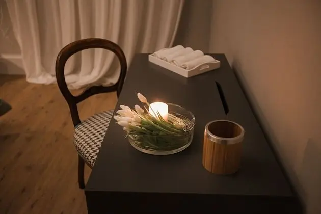 Tek Büyük Yataklı Oda, Ortak Banyo