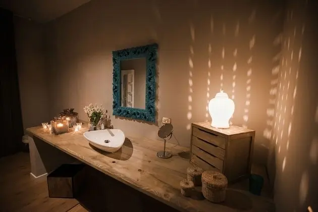 Tek Büyük Yataklı Oda, Ortak Banyo, Bahçe Manzaralı