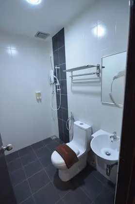 Premier Twin Room with window