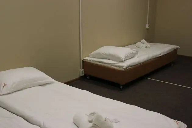 Economy Üç Kişilik Oda, Ortak Banyo