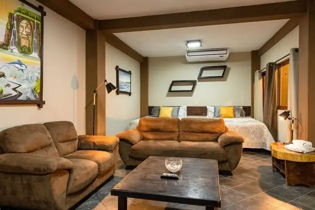 Deluxe Tek Büyük Yataklı Oda, 2 Çift Kişilik Yatak, Deniz Manzaralı, Denize Sıfır