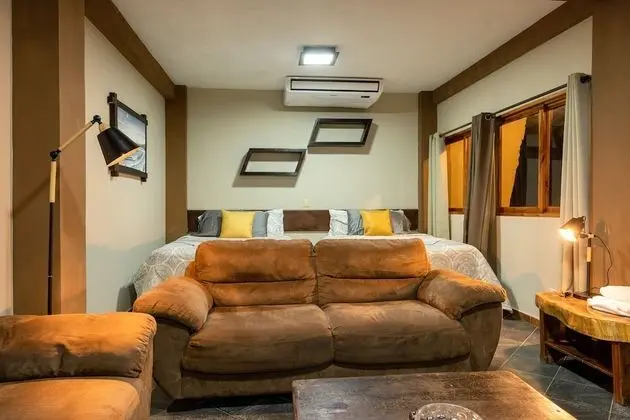 Deluxe Tek Büyük Yataklı Oda, 2 Çift Kişilik Yatak, Deniz Manzaralı, Denize Sıfır