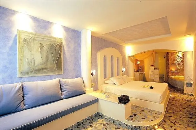Senior Suite with Spa Bath and Caldera View
