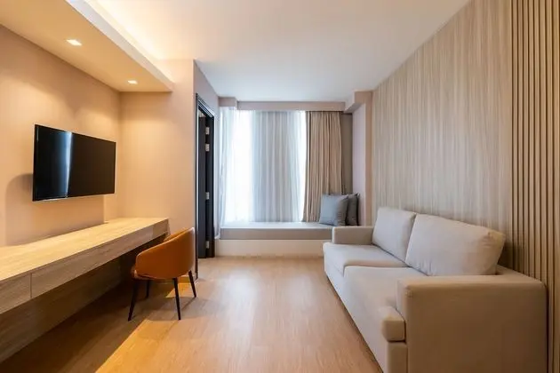 Grand Corner Suite
