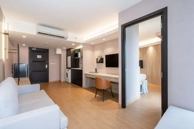 Grand Corner Suite
