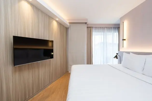 Grand Corner Suite