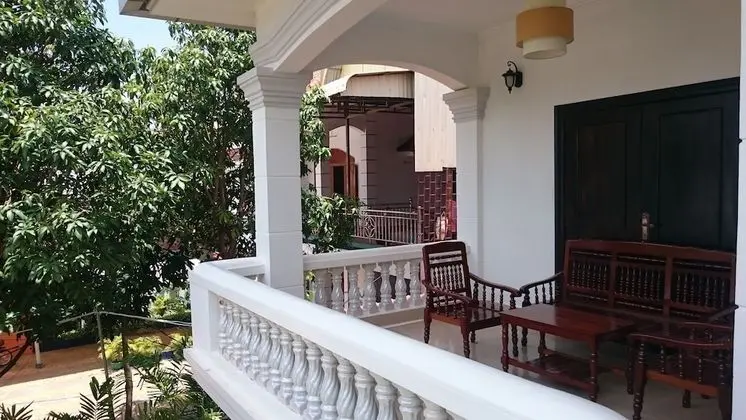Standard Tek Büyük Yataklı Oda, Havuz Manzaralı