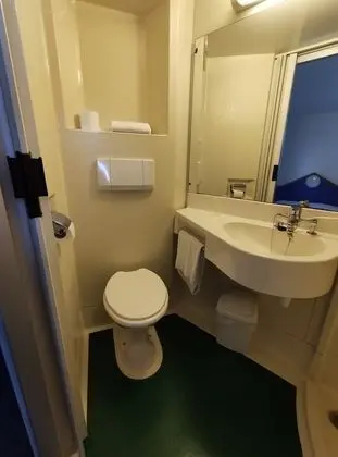 Basic Tek Büyük Yataklı Oda