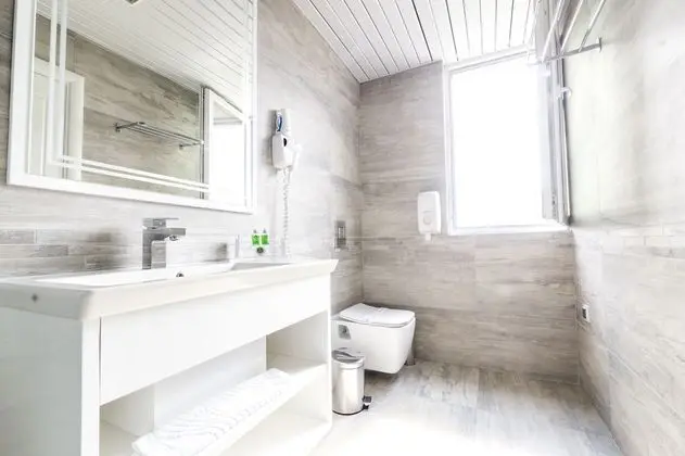 Studio Apartment with Balcony